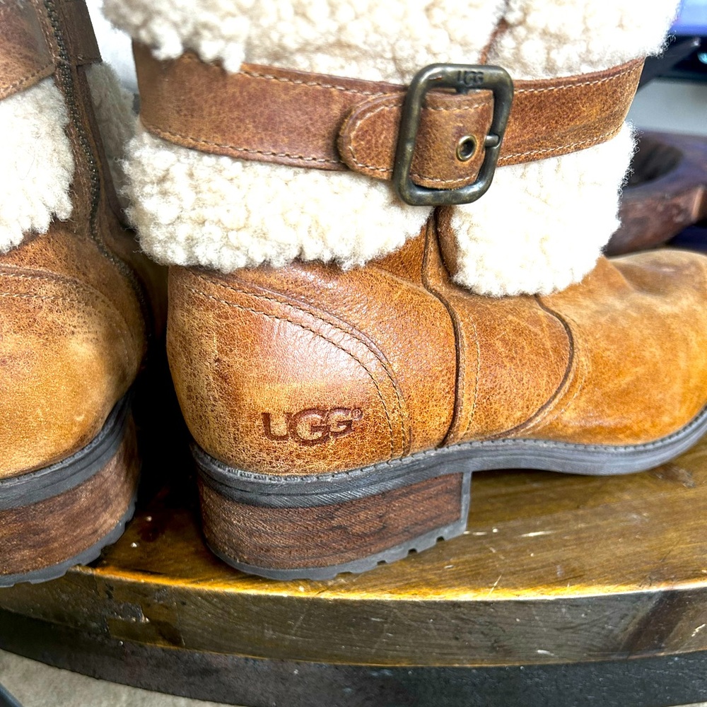 UGG Women’s Blayre II Boots. Size 8